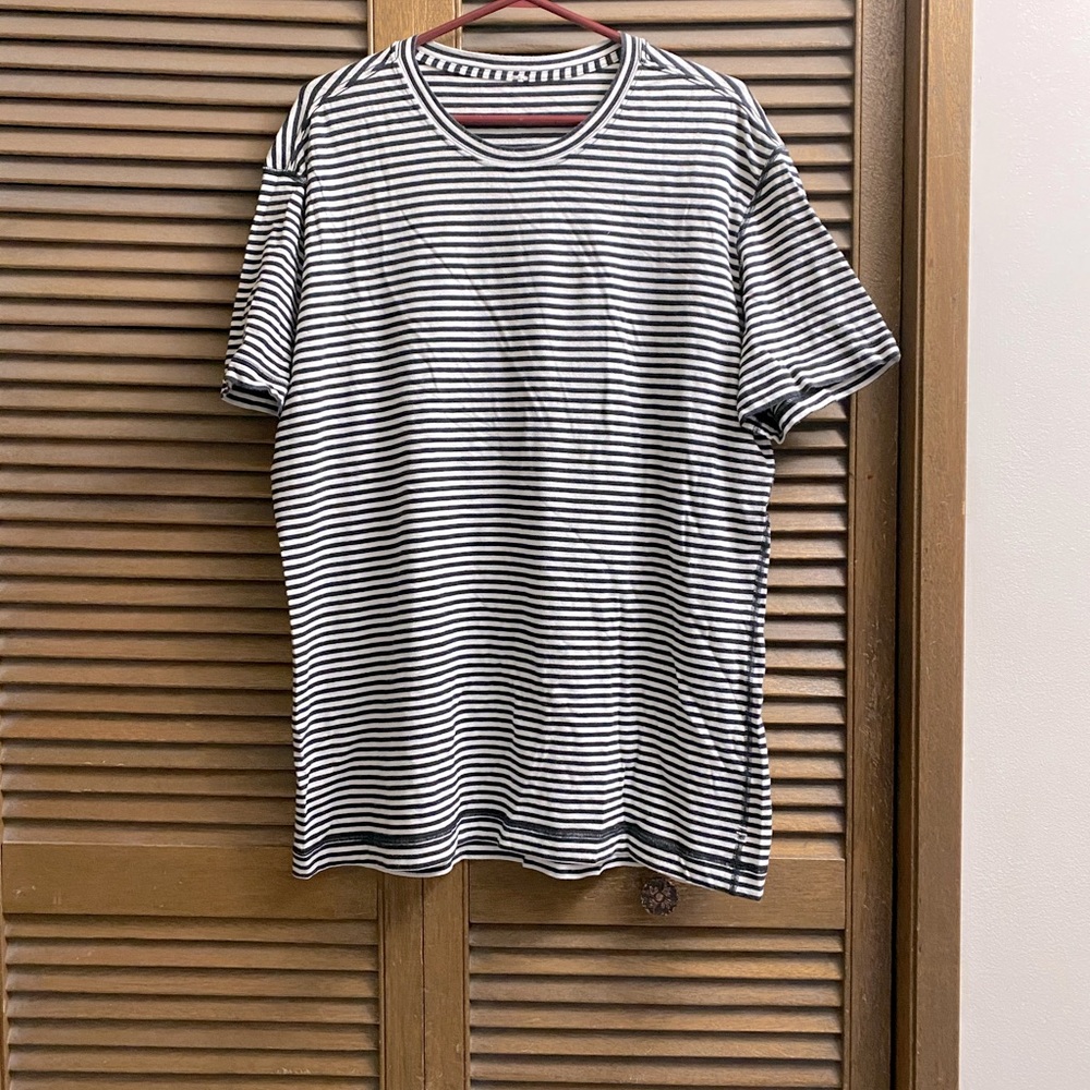 Lululemon men’s shirt